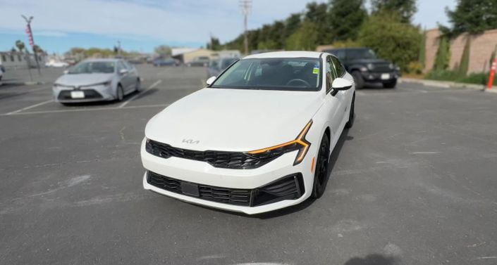 Thumbnail: 2025 Kia K5 - 1