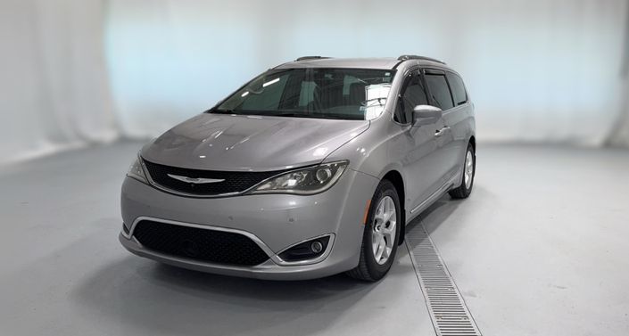 Thumbnail: 2017 Chrysler Pacifica - 1