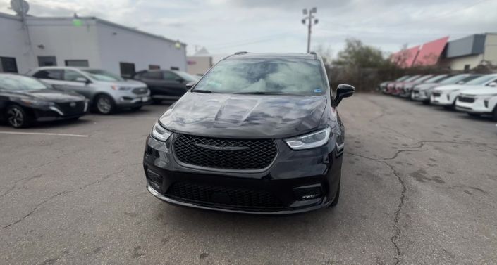 Thumbnail: 2025 Chrysler Pacifica - 1