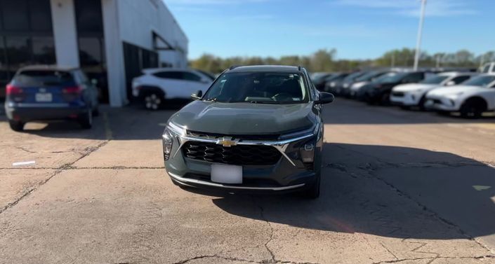 Thumbnail: 2025 Chevrolet Trax - 1