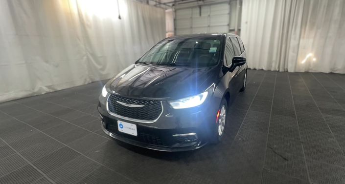 Thumbnail: 2023 Chrysler Pacifica - 1