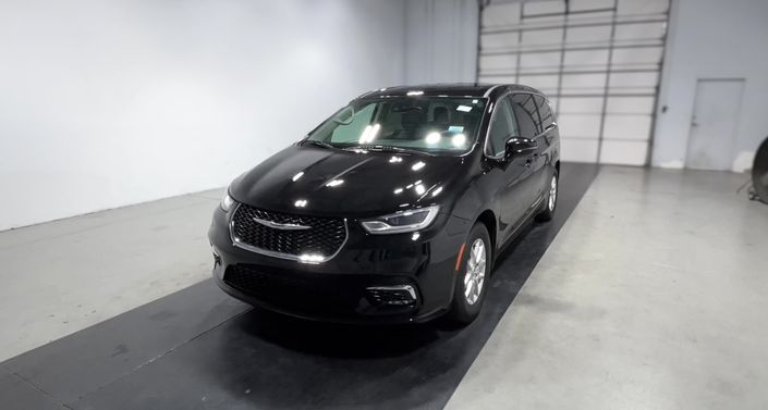 Thumbnail: 2024 Chrysler Pacifica - 1