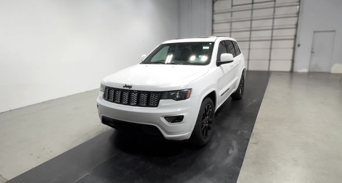 Thumbnail: 2017 Jeep Grand Cherokee - 1