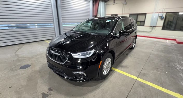 Thumbnail: 2024 Chrysler Pacifica - 1