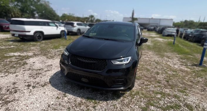 Thumbnail: 2025 Chrysler Pacifica - 1