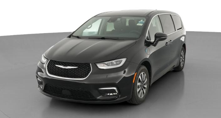 Thumbnail: 2022 Chrysler Pacifica - 1