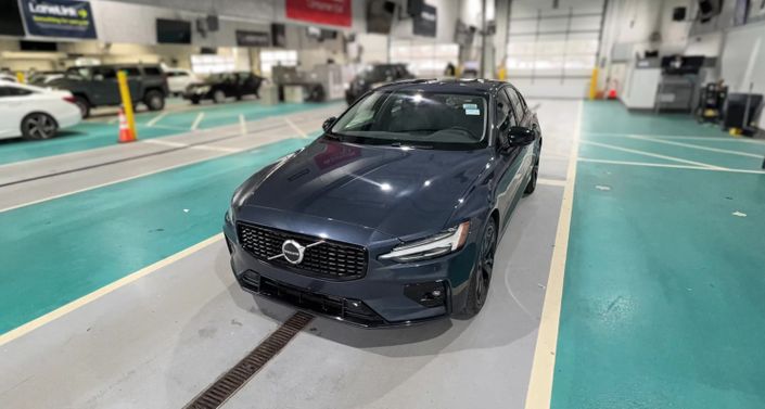 Thumbnail: 2025 Volvo S60 - 1