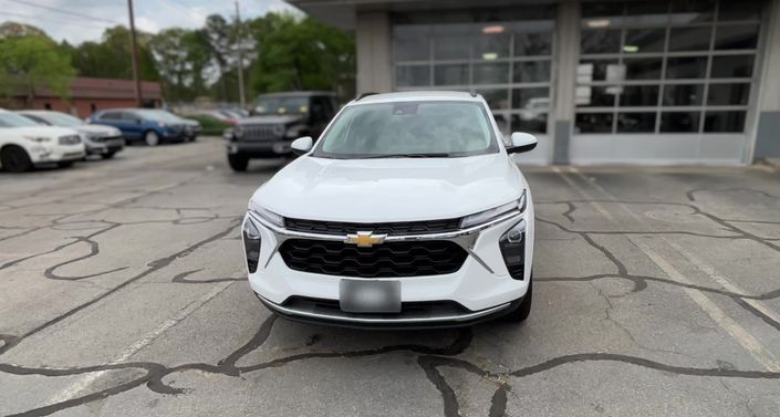 Thumbnail: 2025 Chevrolet Trax - 1