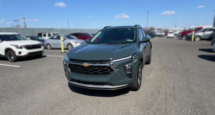 Thumbnail: 2025 Chevrolet Trax - 1