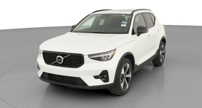 Thumbnail: 2023 Volvo XC40 - 1