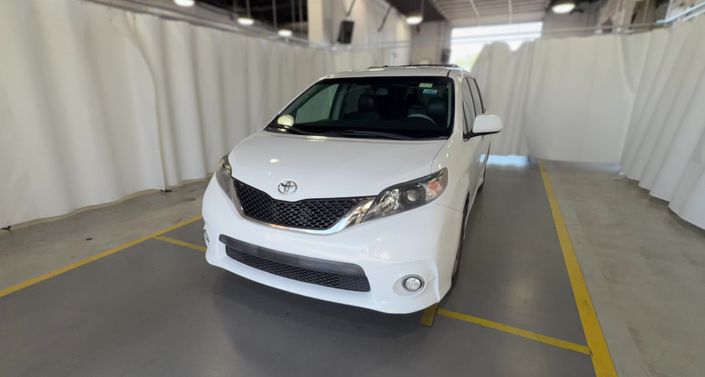 Thumbnail: 2014 Toyota Sienna - 1