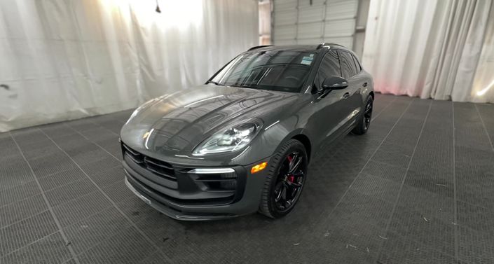 Thumbnail: 2022 Porsche Macan - 1