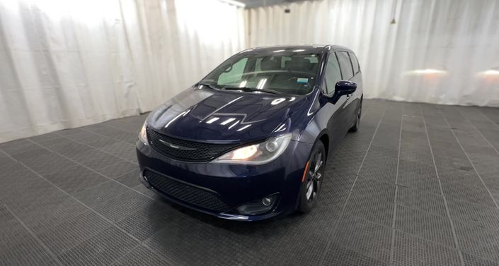 Thumbnail: 2018 Chrysler Pacifica - 1