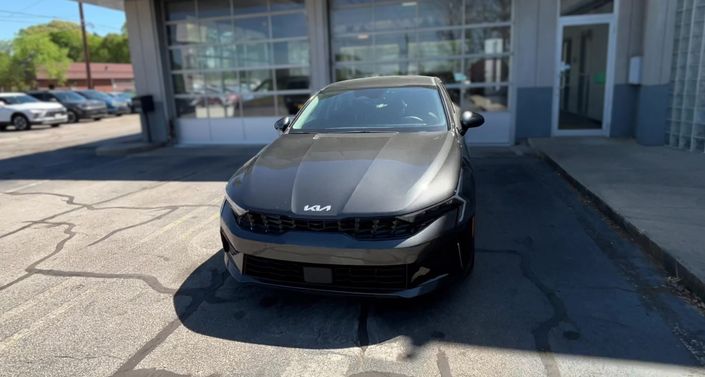 Thumbnail: 2025 Kia K5 - 1