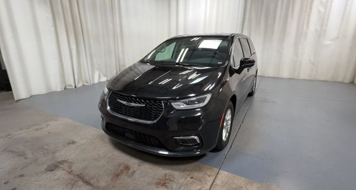 Thumbnail: 2023 Chrysler Pacifica - 1