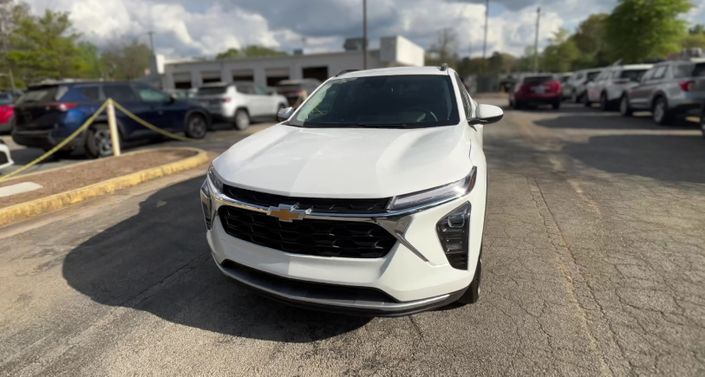 Thumbnail: 2025 Chevrolet Trax - 1