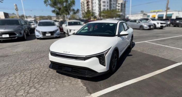Thumbnail: 2025 Kia K4 - 1