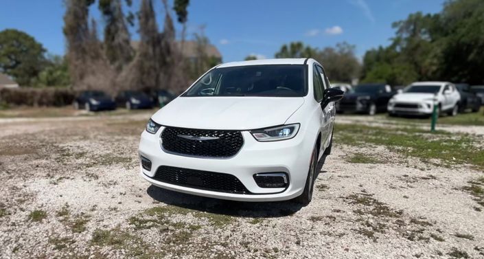 Thumbnail: 2024 Chrysler Pacifica - 1