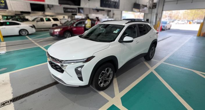 Thumbnail: 2025 Chevrolet Trax - 1