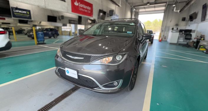 Thumbnail: 2017 Chrysler Pacifica - 1