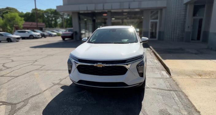 Thumbnail: 2025 Chevrolet Trax - 1