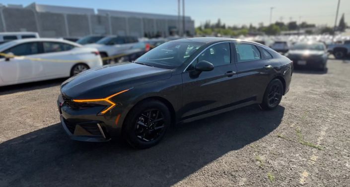 Thumbnail: 2025 Kia K5 - 1