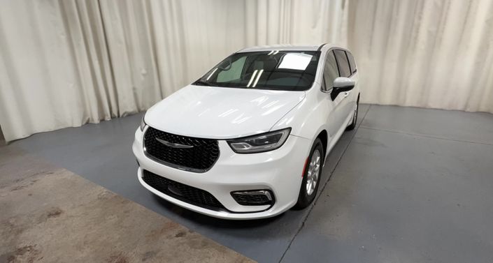 Thumbnail: 2023 Chrysler Pacifica - 1