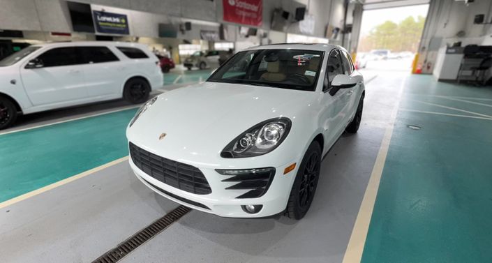 Thumbnail: 2018 Porsche Macan - 1