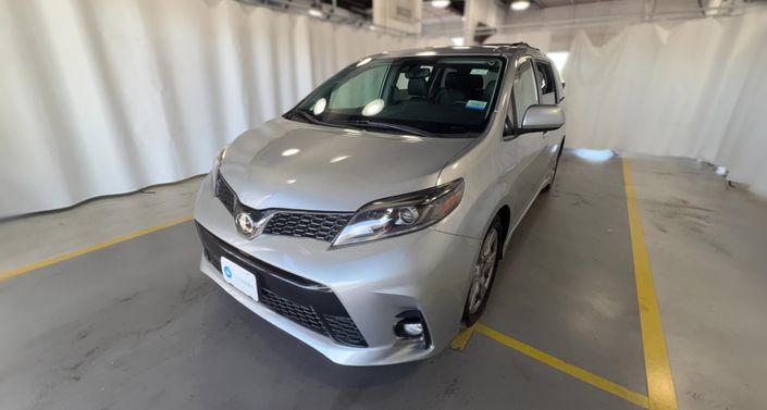 Thumbnail: 2019 Toyota Sienna - 1