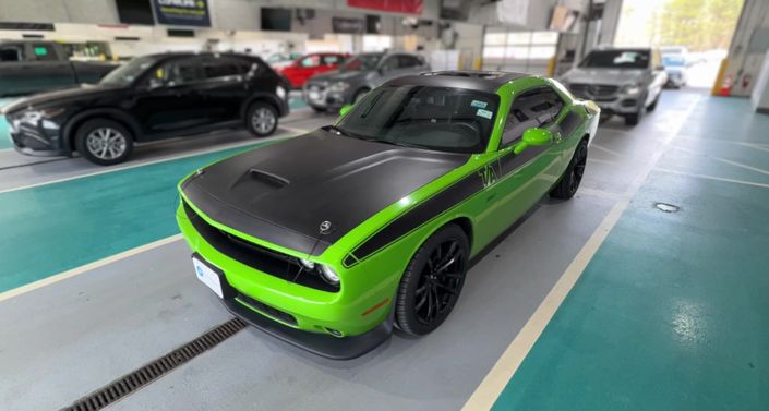 Thumbnail: 2017 Dodge Challenger - 1