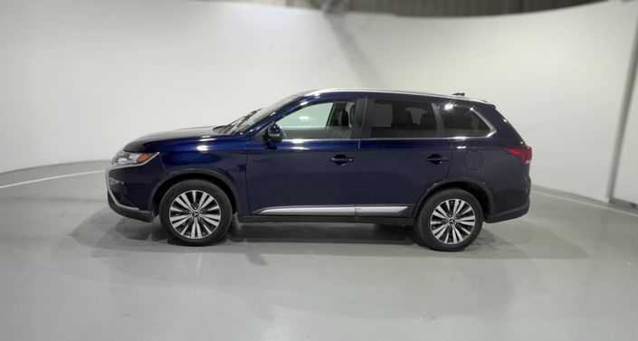 Thumbnail: 2020 Mitsubishi Outlander - 1