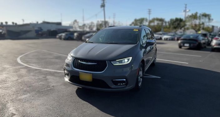Thumbnail: 2022 Chrysler Pacifica - 1