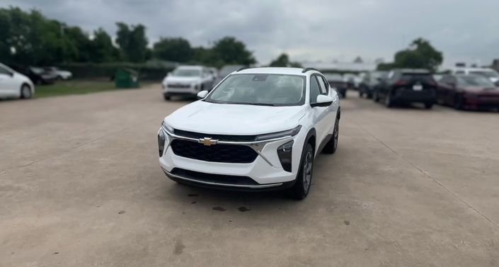 Thumbnail: 2025 Chevrolet Trax - 1
