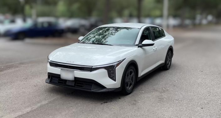 Thumbnail: 2025 Kia K4 - 1