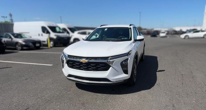 Thumbnail: 2025 Chevrolet Trax - 1