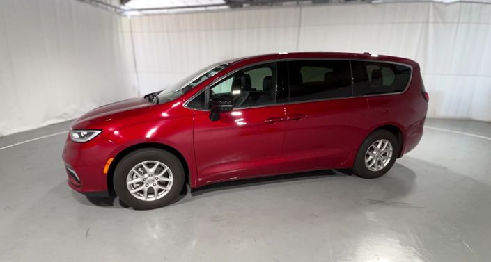 Thumbnail: 2025 Chrysler Pacifica - 1
