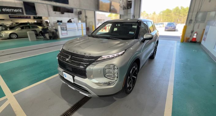 Thumbnail: 2023 Mitsubishi Outlander - 1