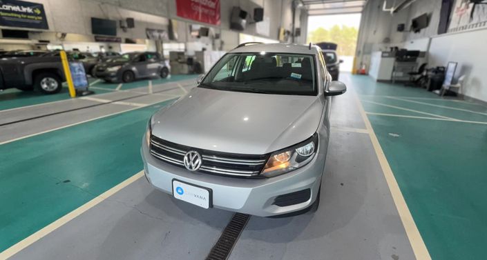 Thumbnail: 2017 Volkswagen Tiguan - 1