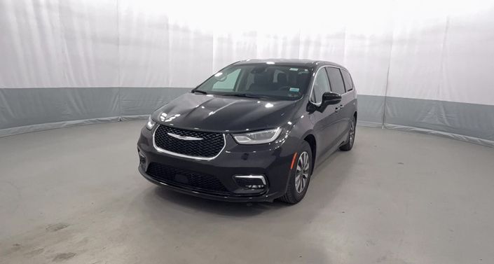 Thumbnail: 2023 Chrysler Pacifica - 1