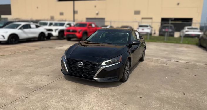 Thumbnail: 2025 Nissan Altima - 1
