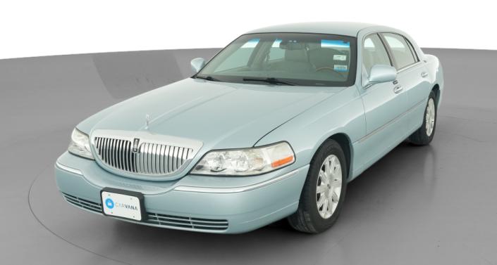 Thumbnail: 2010 Lincoln Town Car - 1