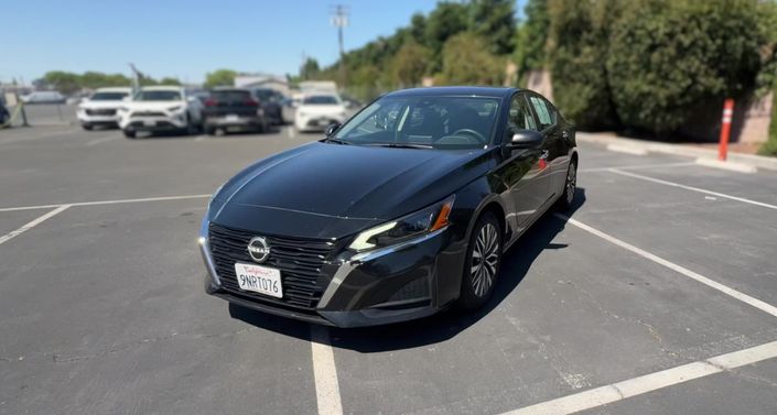 Thumbnail: 2025 Nissan Altima - 1
