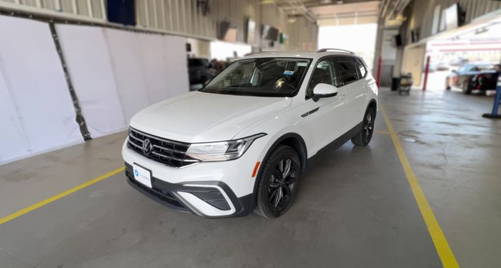 Thumbnail: 2022 Volkswagen Tiguan - 1