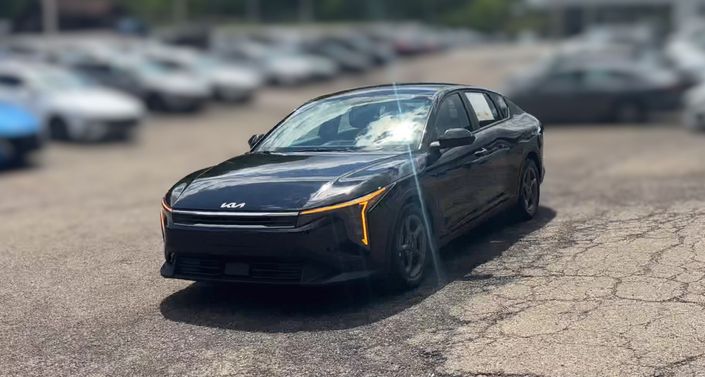 Thumbnail: 2025 Kia K4 - 1