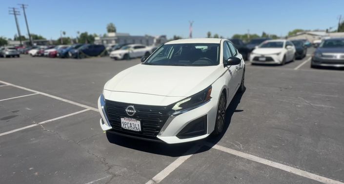 Thumbnail: 2025 Nissan Altima - 1