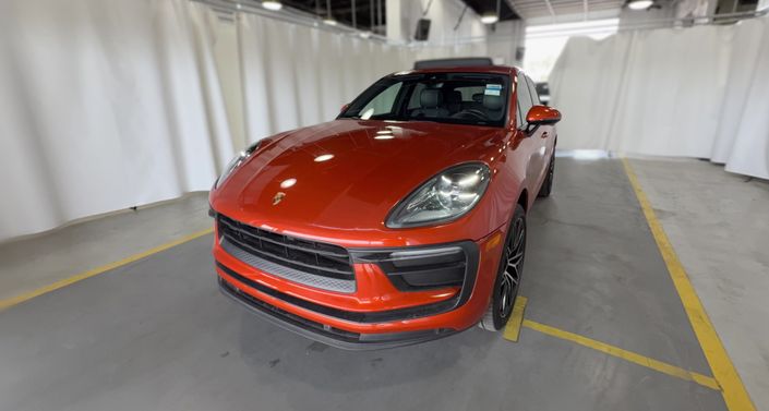 Thumbnail: 2022 Porsche Macan - 1