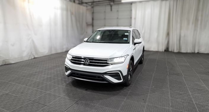 Thumbnail: 2022 Volkswagen Tiguan - 1
