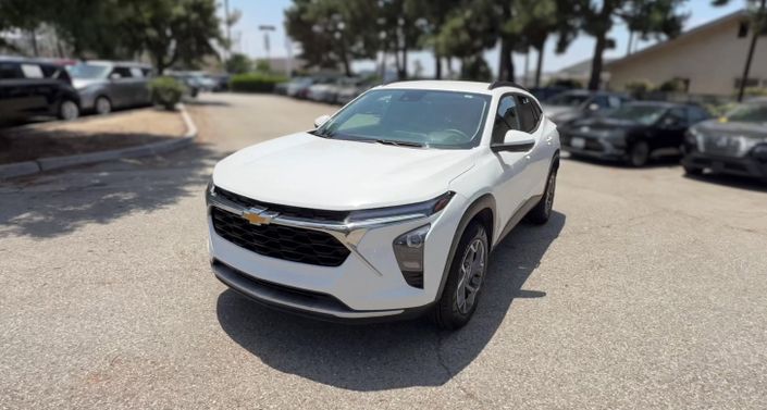 Thumbnail: 2025 Chevrolet Trax - 1