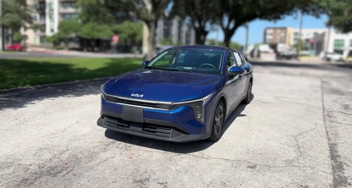 Thumbnail: 2025 Kia K4 - 1