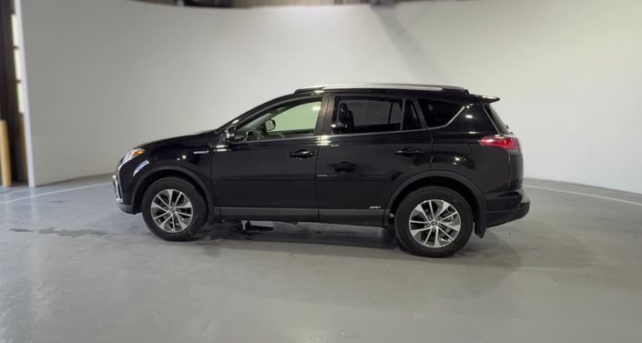 Thumbnail: 2018 Toyota RAV4 - 1